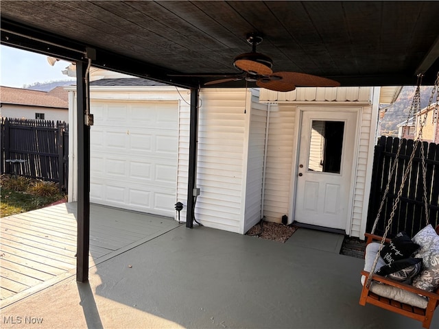 garage with ceiling fan