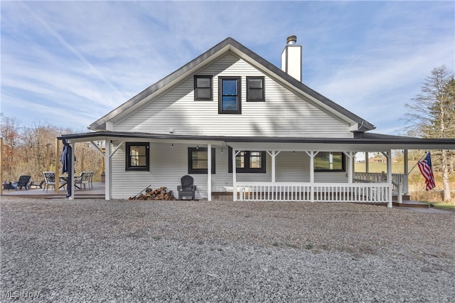 view of front of home featuring a porch