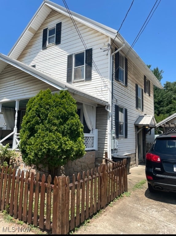 view of front of home