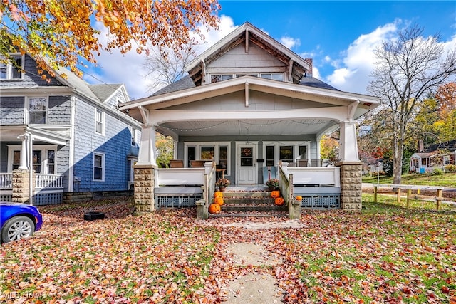 view of front of property featuring a porch