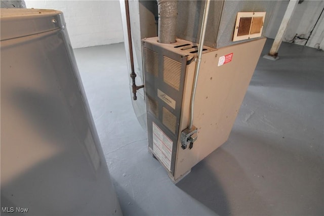 1559 Wakefield Ave, Youngstown, OH 44514 - utility room featuring heating unit