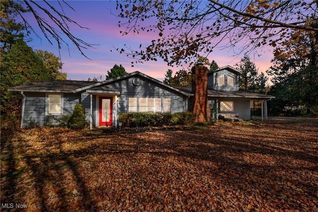 view of front of property