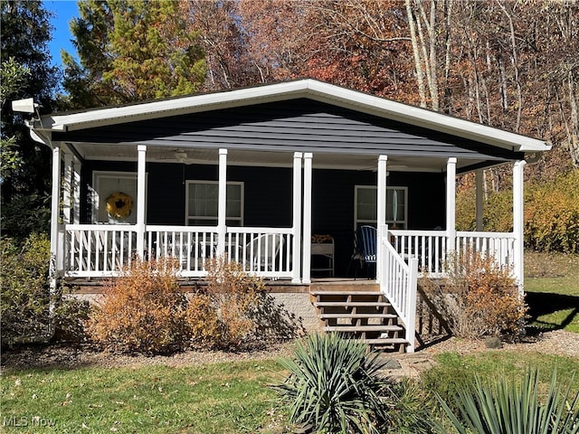 view of front of property featuring a porch