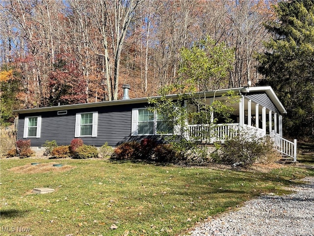 view of front of house with a front lawn