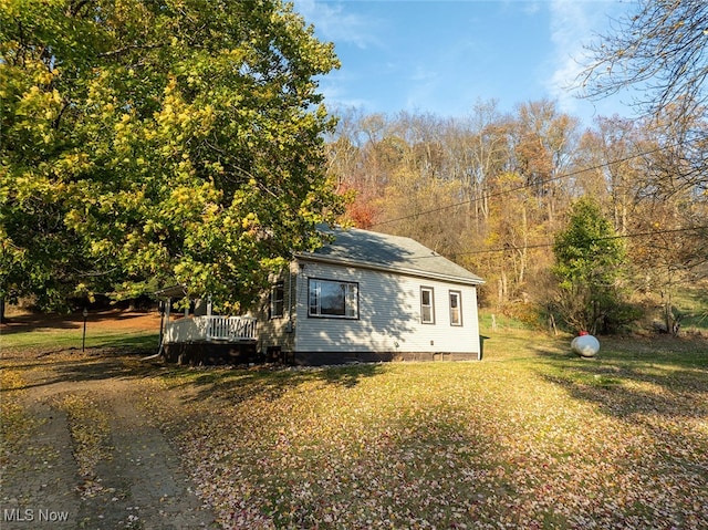 exterior space featuring a yard