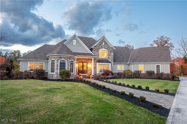 view of front of house featuring a front yard