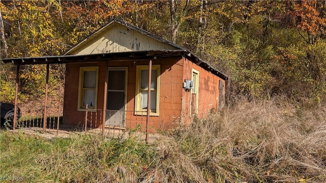 view of outbuilding