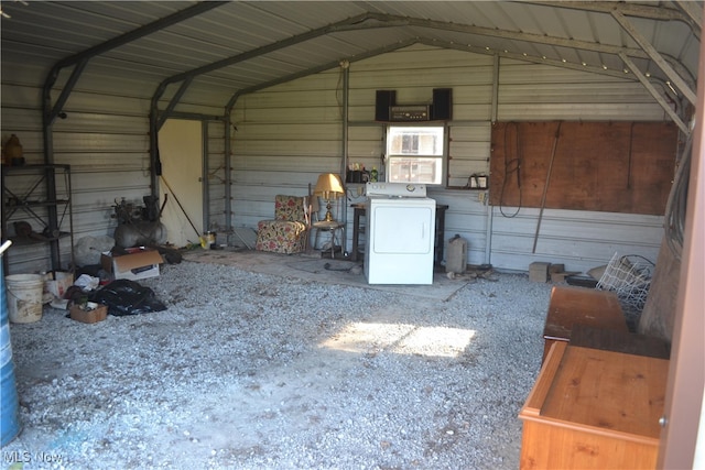 garage with washer / clothes dryer