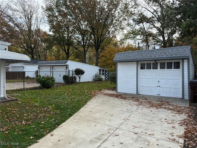 exterior space featuring a lawn