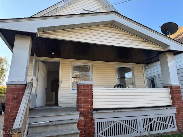 view of front of home featuring a porch