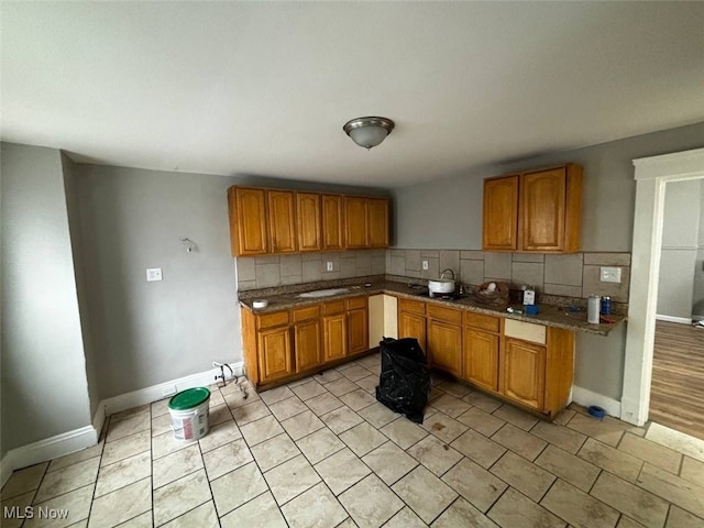 kitchen with backsplash