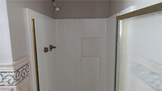 bathroom featuring a shower