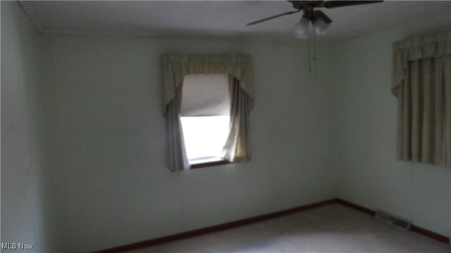 empty room with ceiling fan