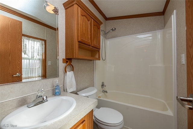 full bathroom featuring toilet, vanity, shower / bathtub combination, and crown molding