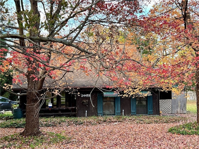 view of front facade