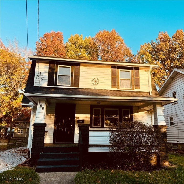 view of front of house featuring covered porch