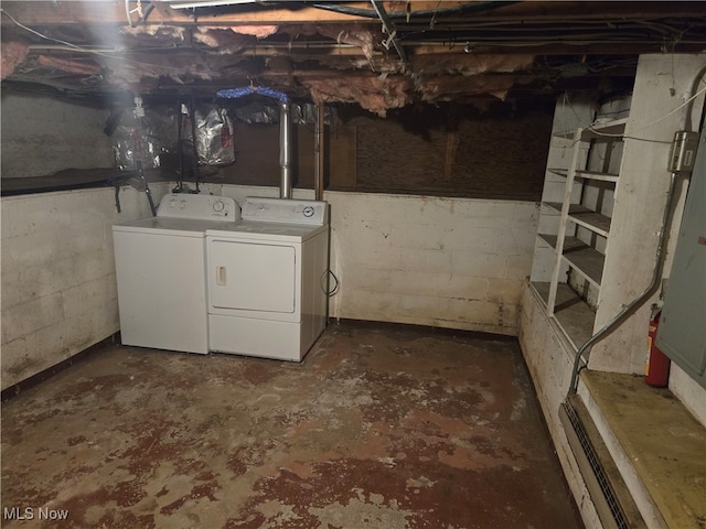 basement with washing machine and dryer