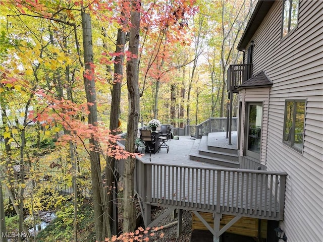 370 Wilcox Rd, Austintown, OH 44515 - view of wooden terrace