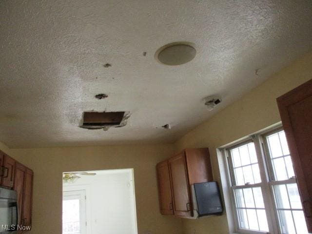 details featuring a textured ceiling