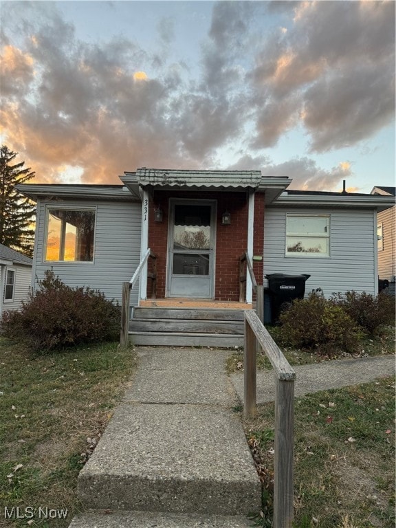 view of front of property