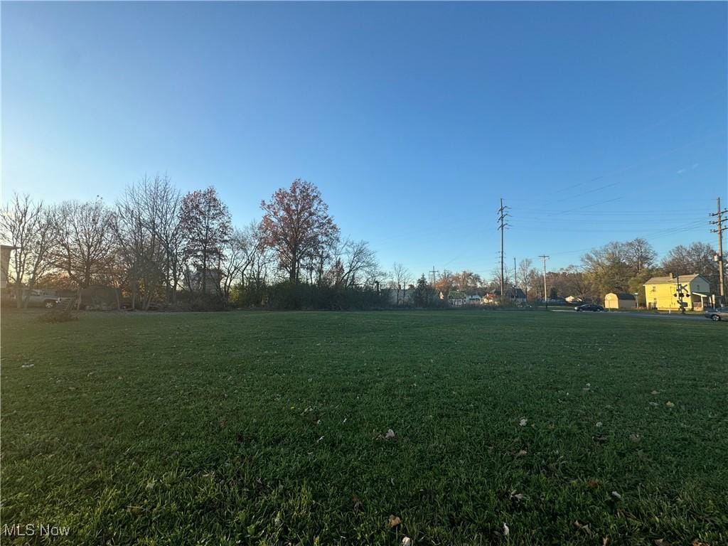 1021 Parkman Rd NW, Warren, OH 44485