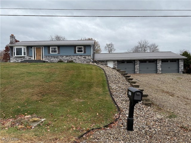 view of front of house with a front yard