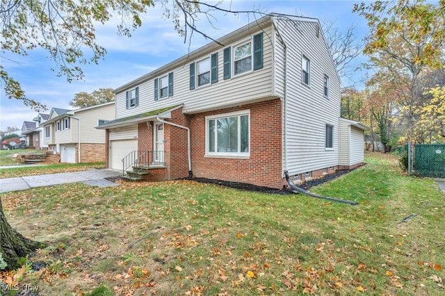 view of front of property with a front lawn