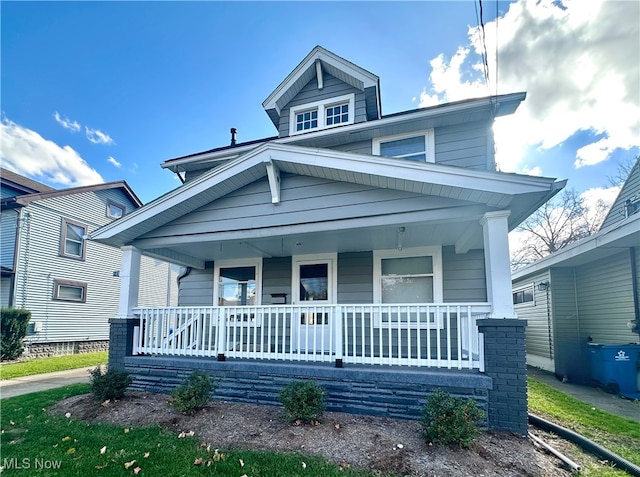 view of front of house featuring covered porch