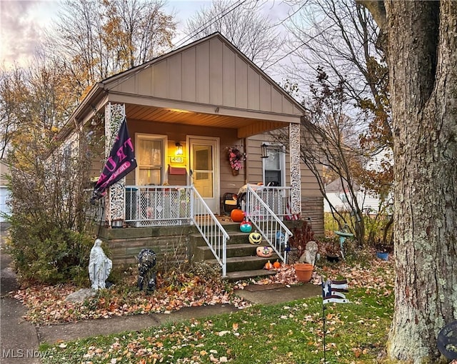 bungalow-style home with covered porch