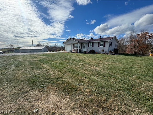 view of front of home featuring a front yard