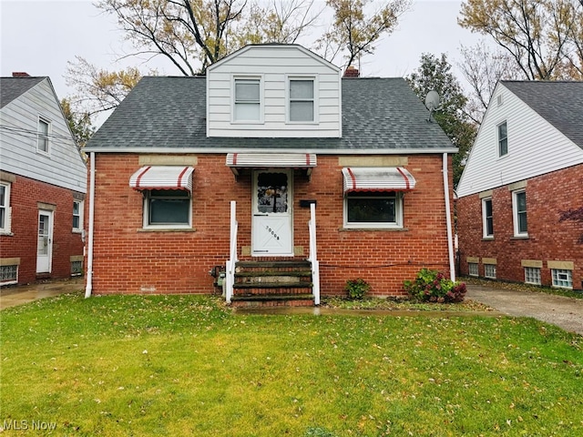 view of front of house with a front yard