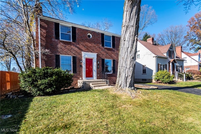 view of front of property with a front yard