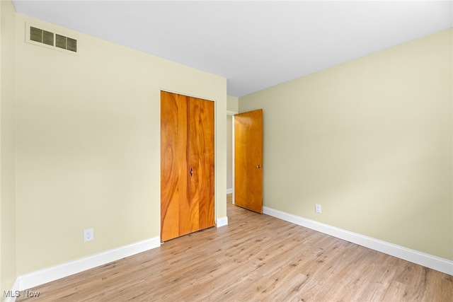 empty room featuring light hardwood / wood-style flooring