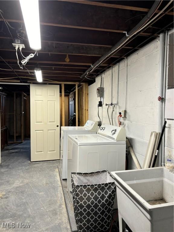 57365 Washington Blvd, Martins Ferry, OH 43935 - washroom with washing machine and clothes dryer