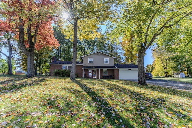 view of front of home featuring a front yard