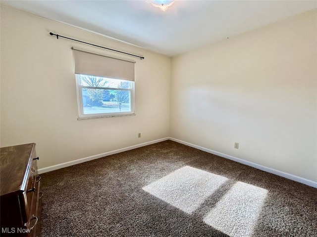 view of carpeted spare room