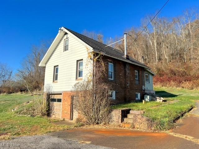 view of home's exterior