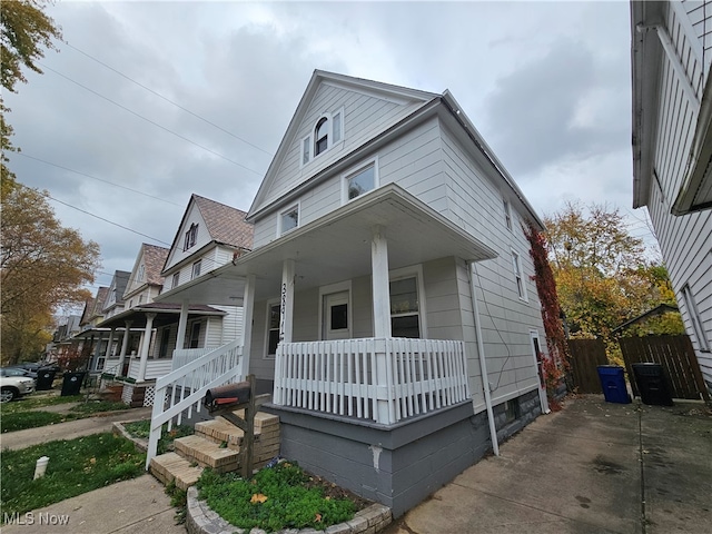 view of front of home featuring a porch