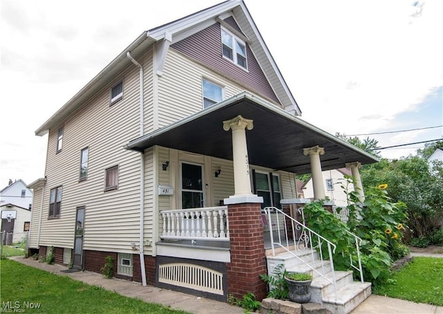 view of front of home featuring a porch