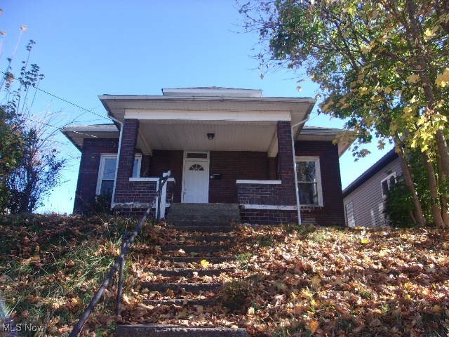 view of front of house featuring covered porch