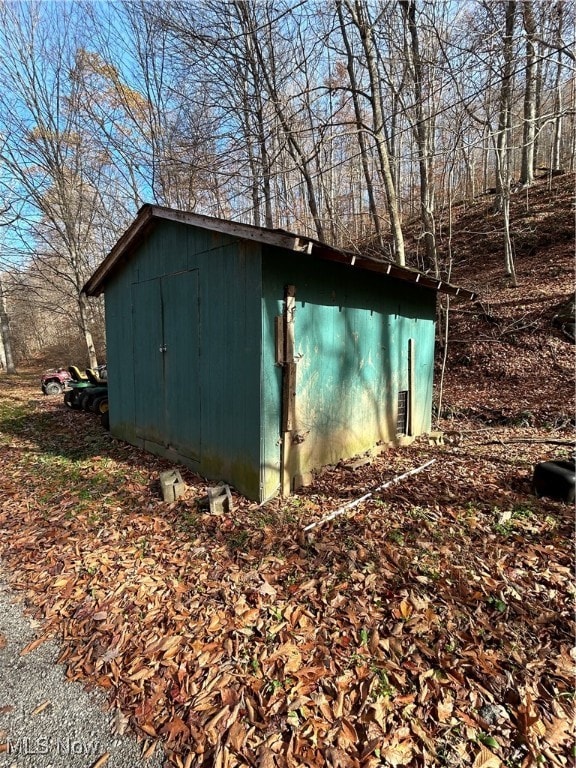 view of outdoor structure