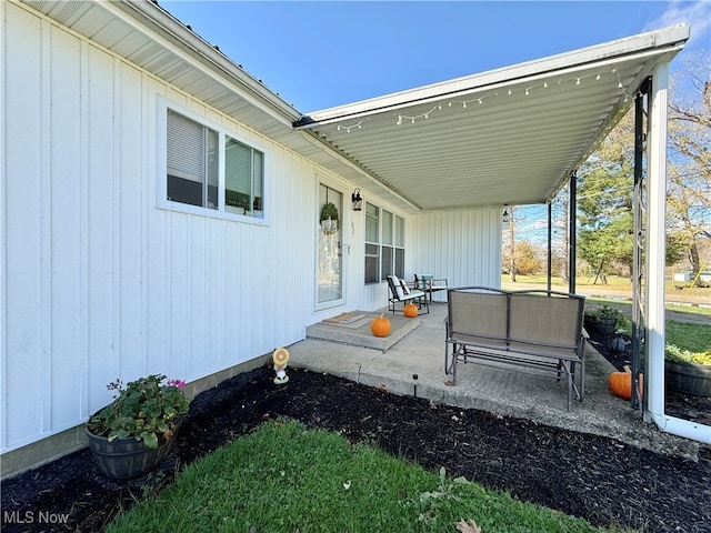 view of patio / terrace with covered porch