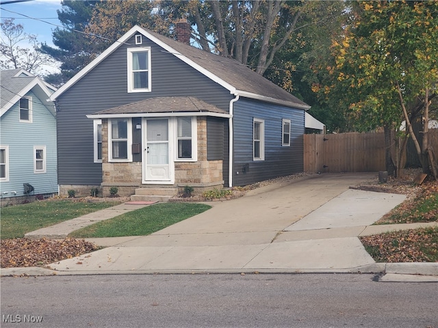 view of front of property