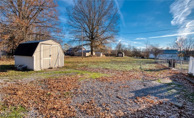 view of yard with a shed