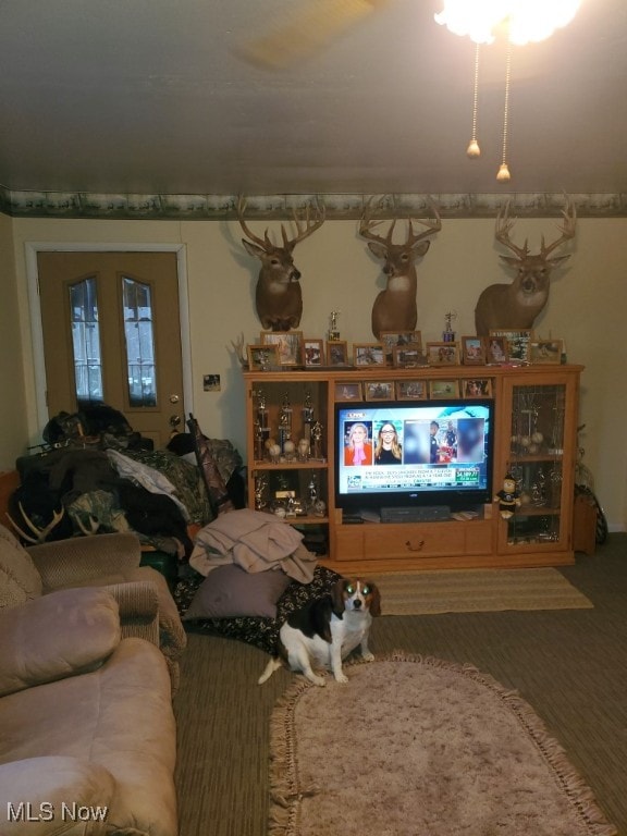 living room with carpet flooring