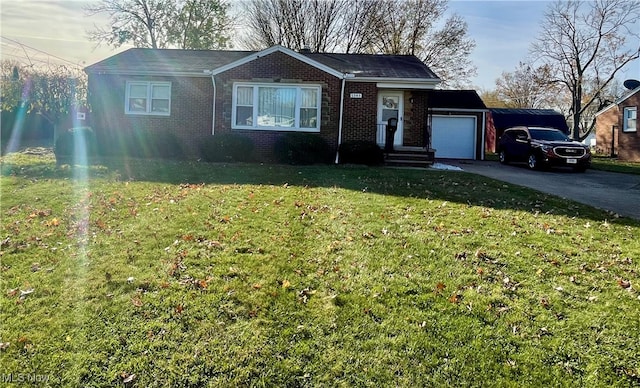 view of front facade featuring a front yard and a carport