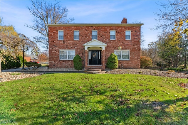 view of front facade featuring a front lawn