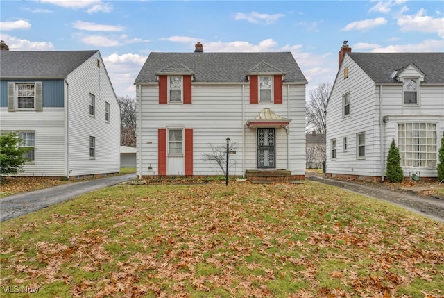 view of front of house with a front yard