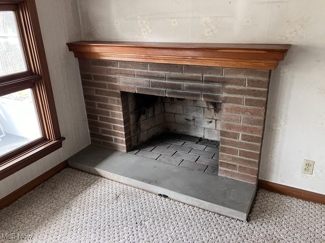 room details featuring a fireplace