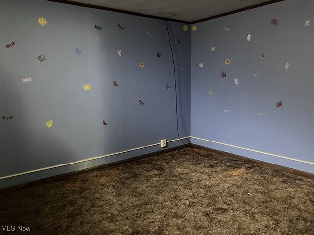 empty room with carpet